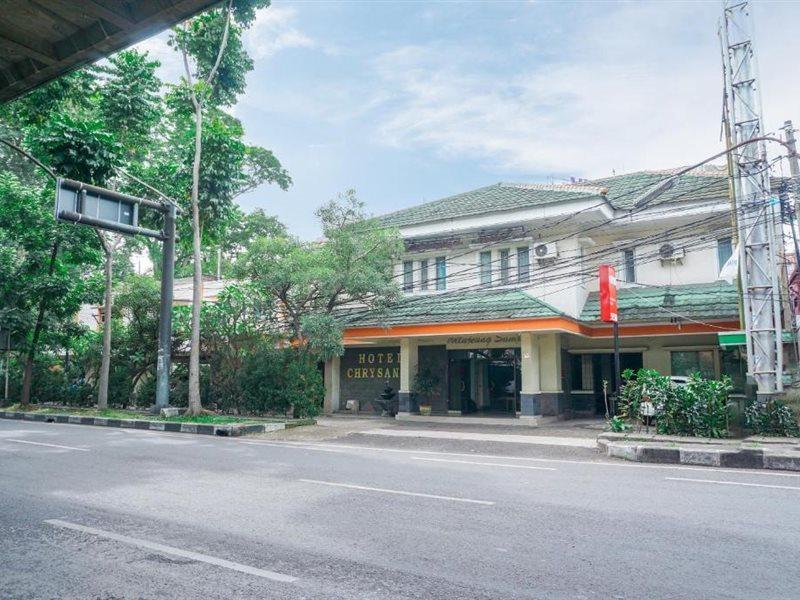 Oyo 2085 Chrysanta Hotel Bandung Bagian luar foto