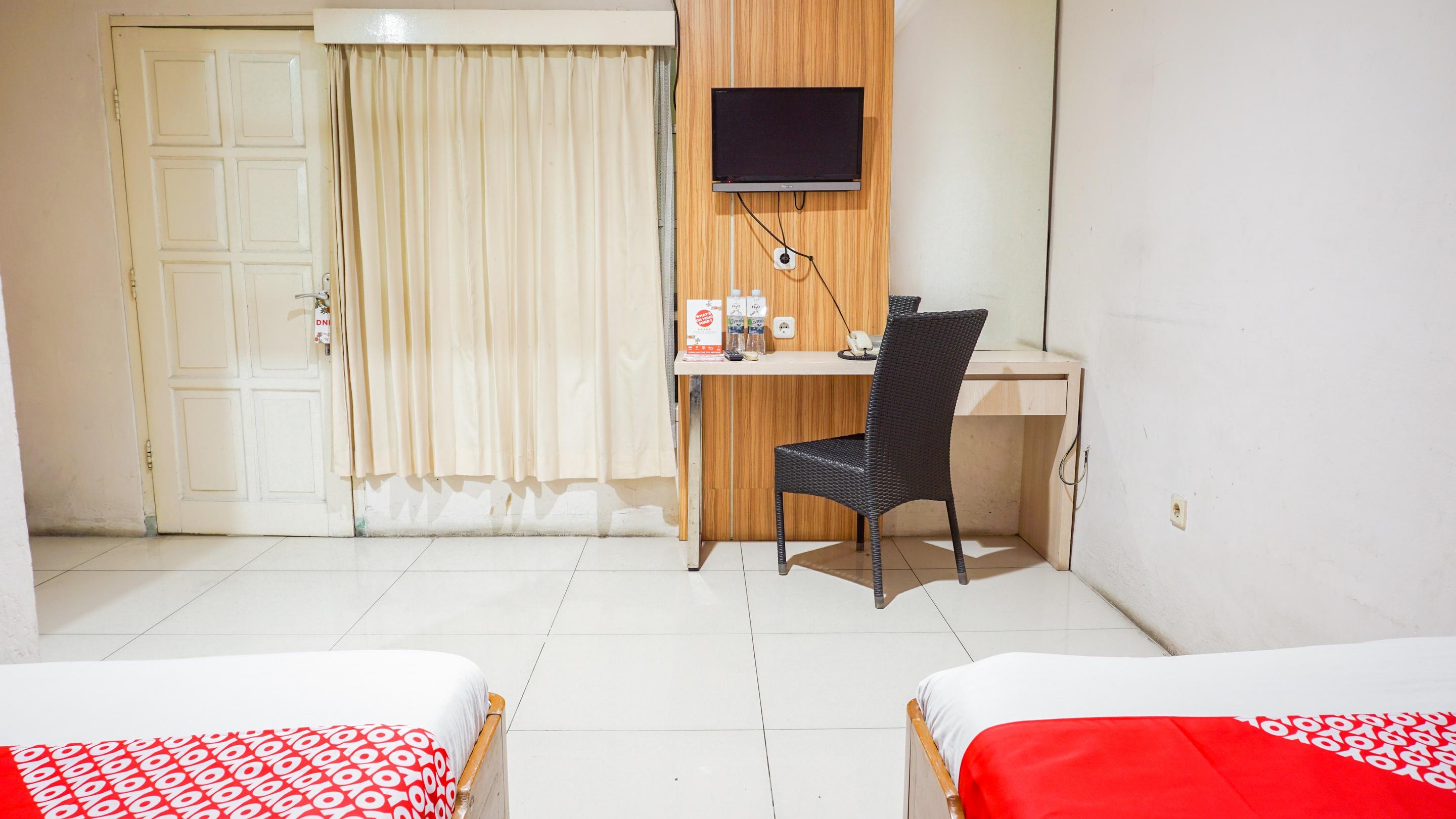 Oyo 2085 Chrysanta Hotel Bandung Bagian luar foto