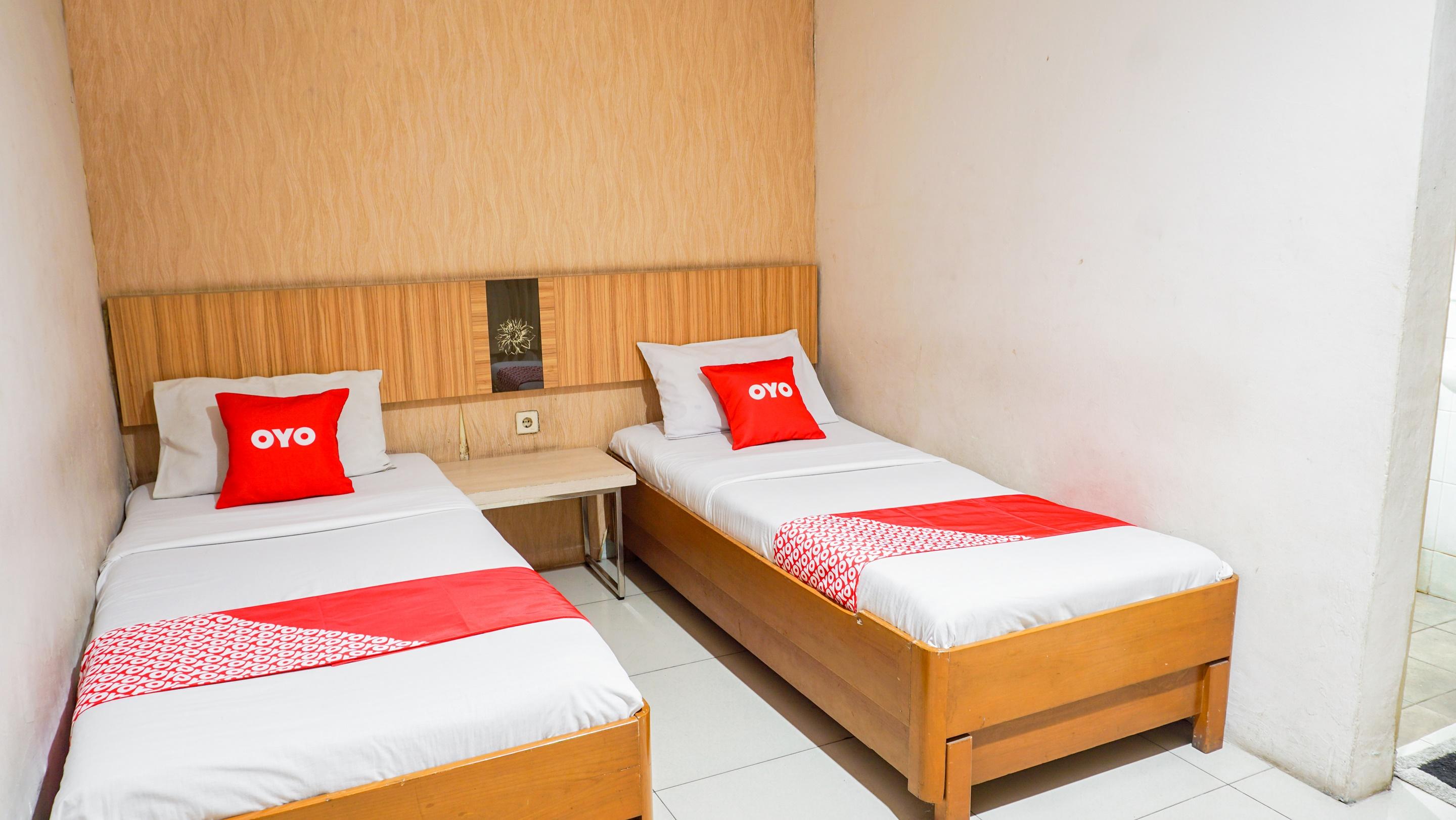 Oyo 2085 Chrysanta Hotel Bandung Bagian luar foto