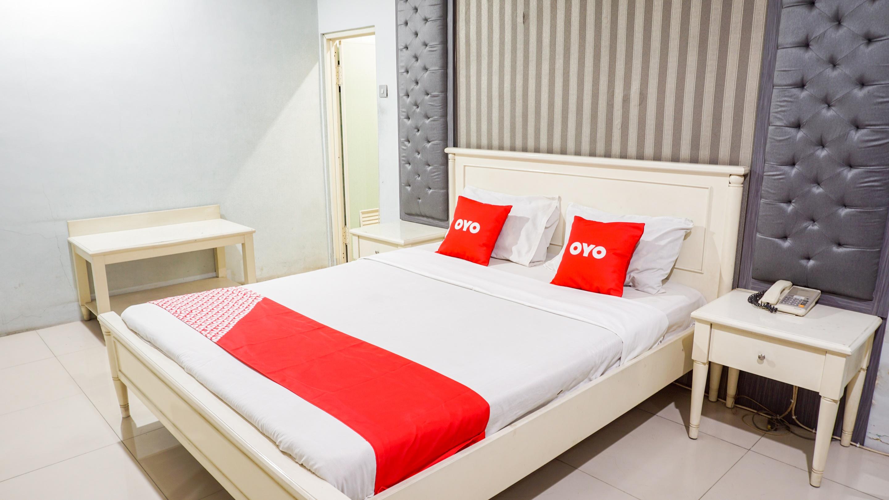 Oyo 2085 Chrysanta Hotel Bandung Bagian luar foto