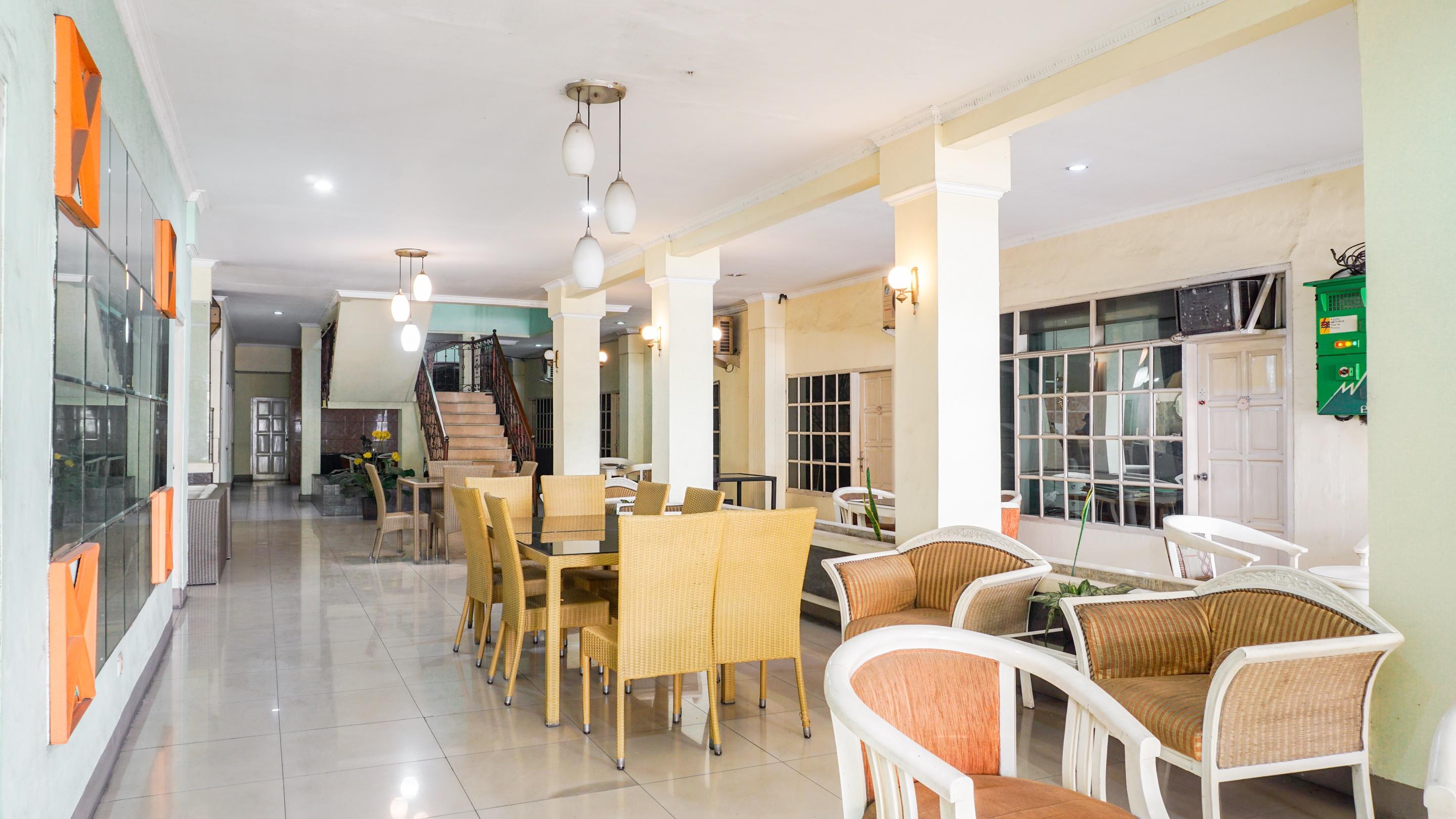 Oyo 2085 Chrysanta Hotel Bandung Bagian luar foto