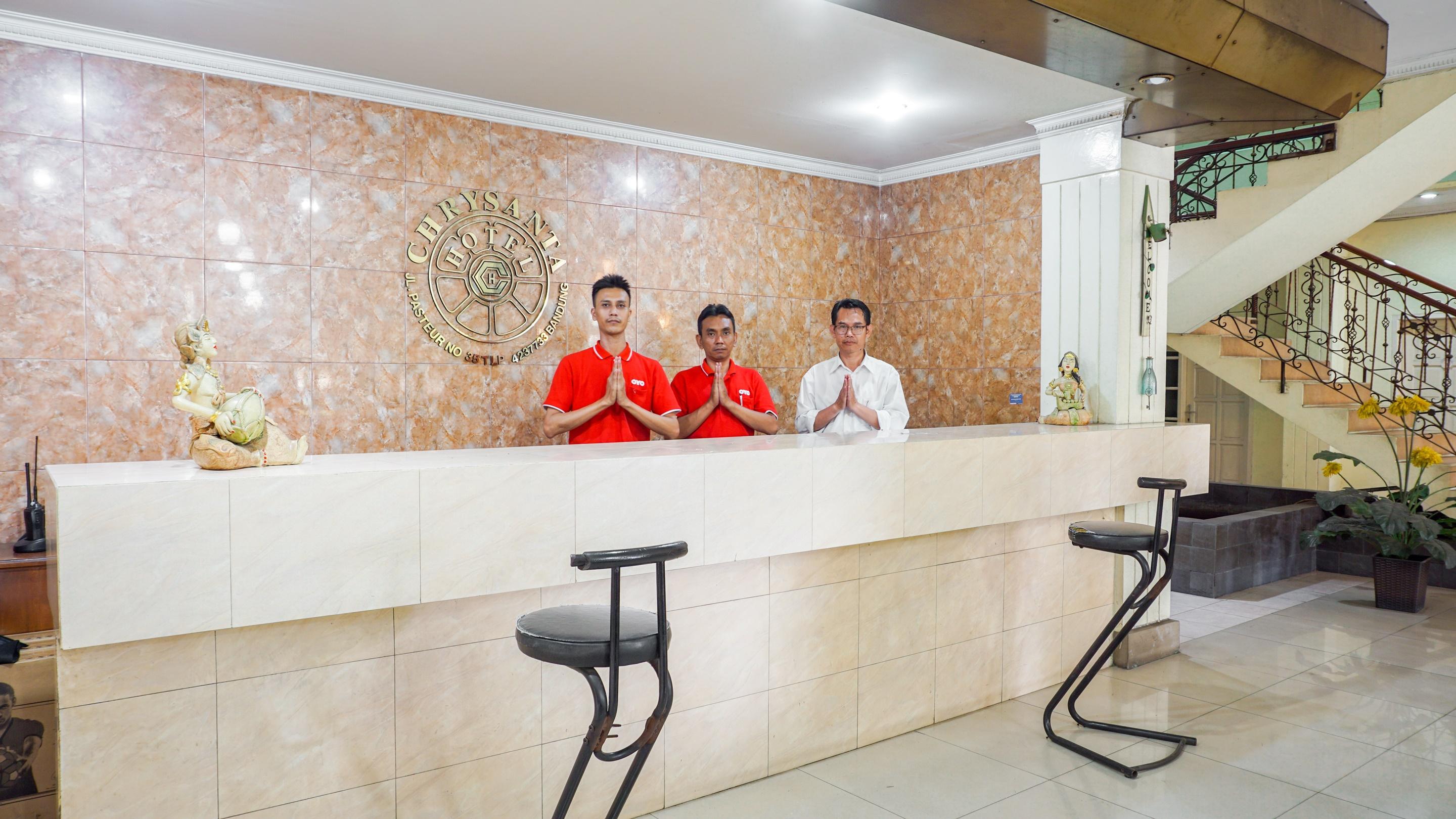 Oyo 2085 Chrysanta Hotel Bandung Bagian luar foto