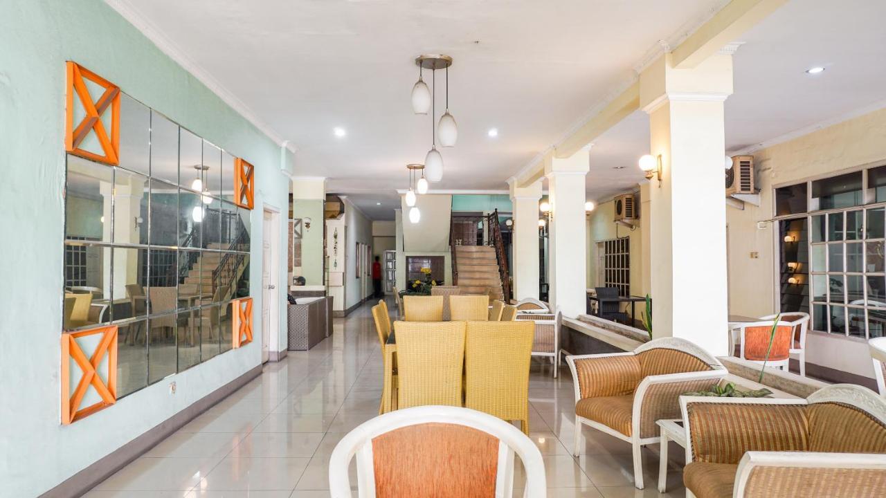 Oyo 2085 Chrysanta Hotel Bandung Bagian luar foto