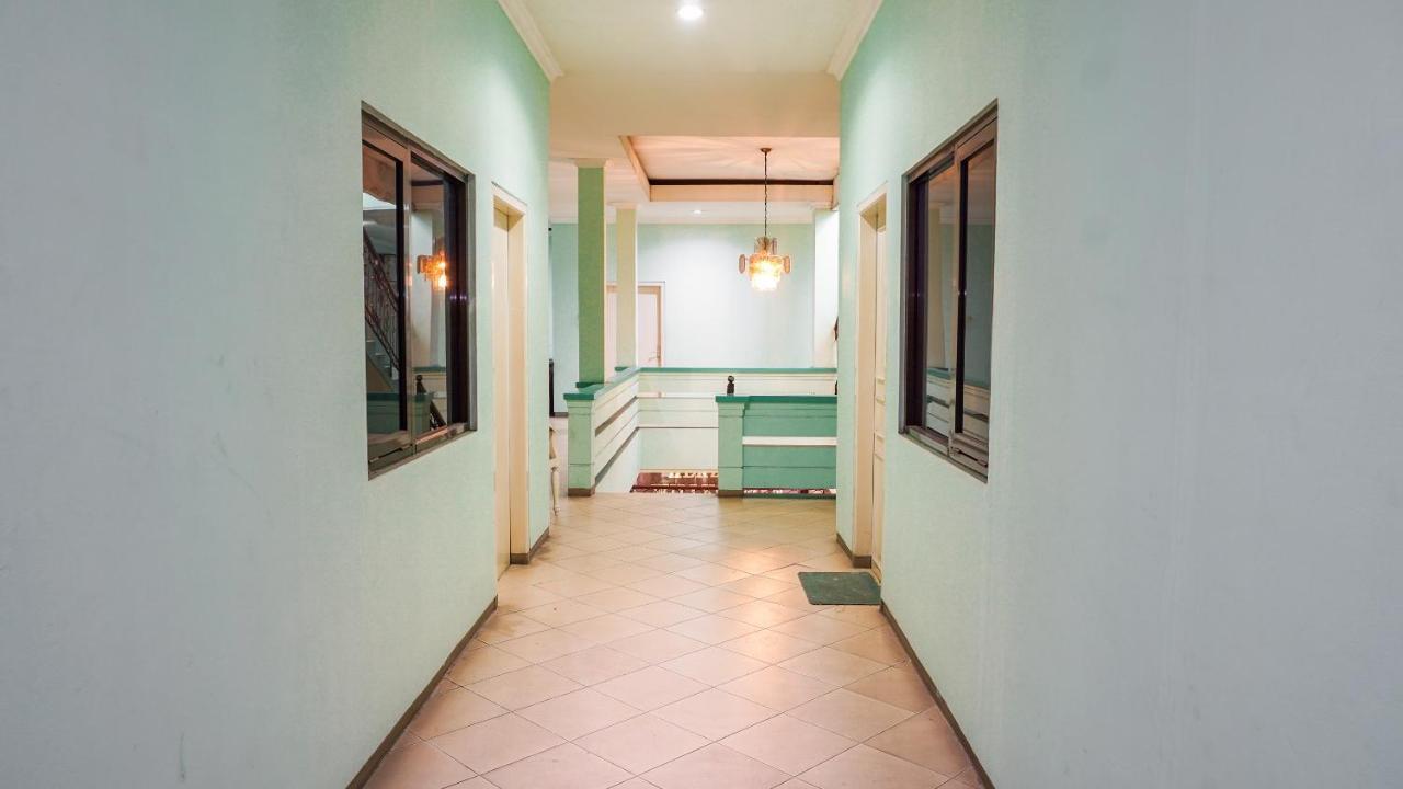 Oyo 2085 Chrysanta Hotel Bandung Bagian luar foto
